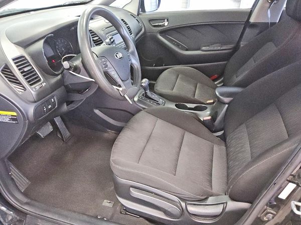 2016 KIA FORTE GL (Middle-Low Grade)