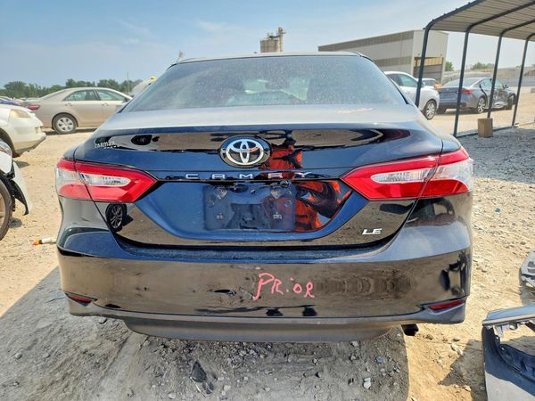 2018 TOYOTA CAMRY