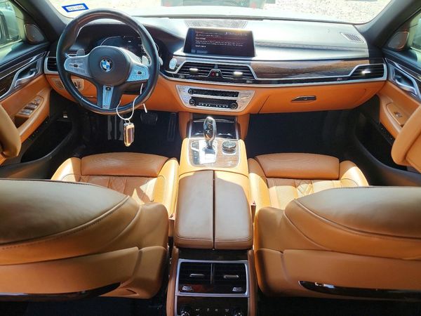 2021 BMW 750 xDrive