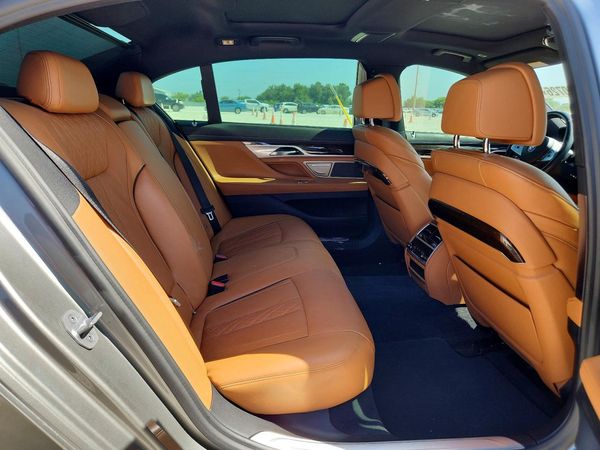 2021 BMW 750 xDrive