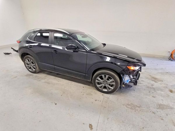 2025 MAZDA CX30 Preferred Package — Passenger 3/4