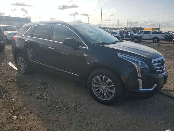 2017 CADILLAC XT5 Luxury