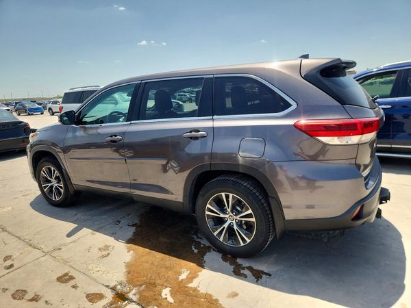2019 TOYOTA HIGHLANDER LE/LE Plus