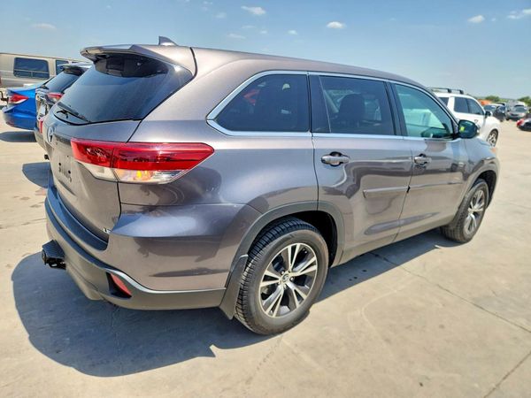 2019 TOYOTA HIGHLANDER LE/LE Plus