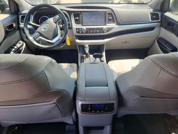 2019 TOYOTA HIGHLANDER LE/LE Plus