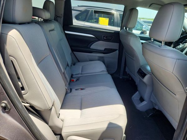 2019 TOYOTA HIGHLANDER LE/LE Plus