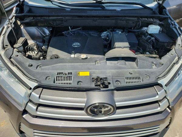 2019 TOYOTA HIGHLANDER LE/LE Plus