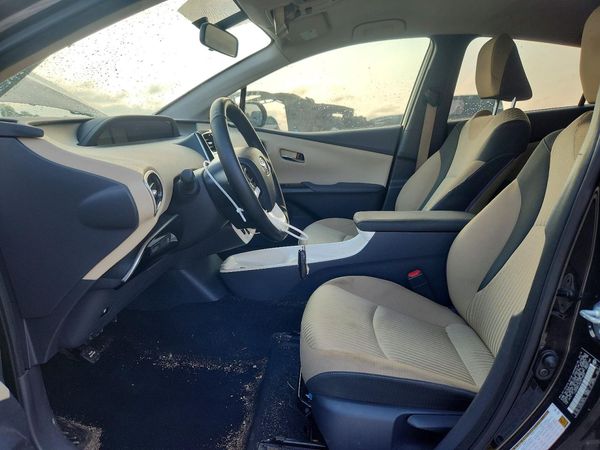 2016 TOYOTA PRIUS