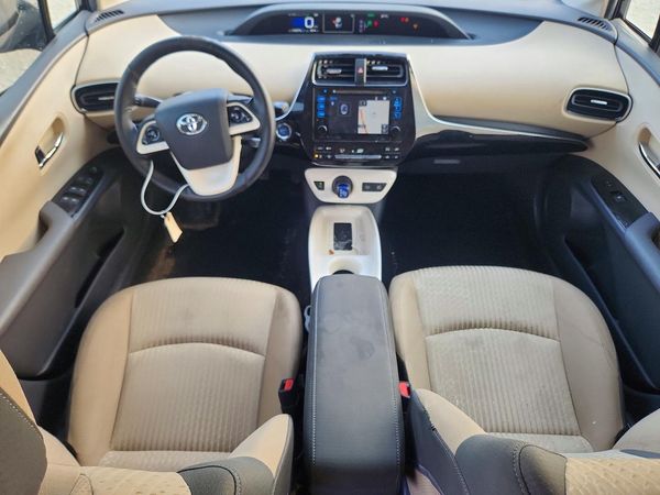 2016 TOYOTA PRIUS