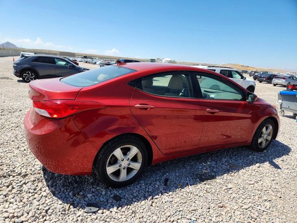 2013 HYUNDAI ELANTRA