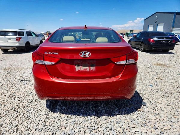 2013 HYUNDAI ELANTRA