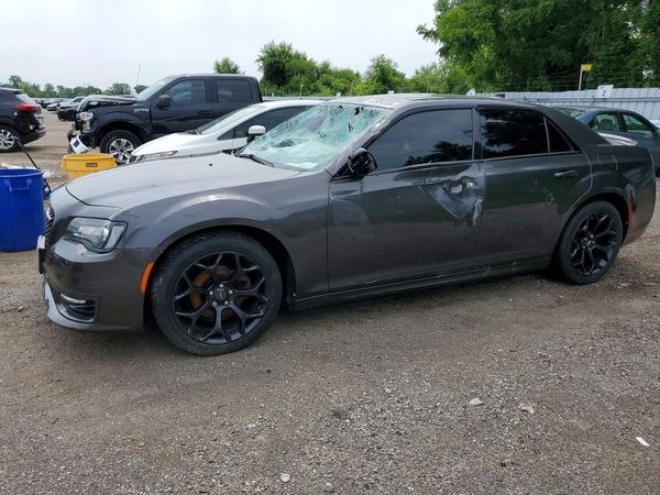 2019 CHRYSLER 300 300S — Front 3/4