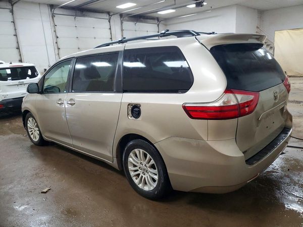 2015 TOYOTA SIENNA