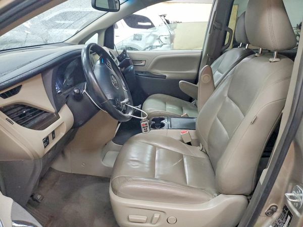 2015 TOYOTA SIENNA