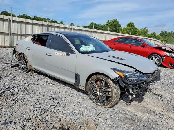 2022 KIA STINGER
