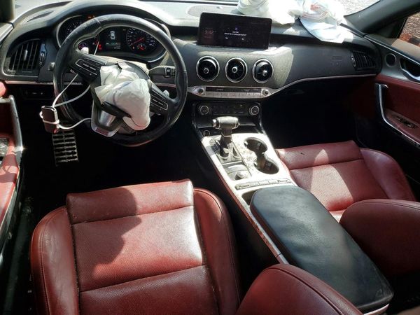 2022 KIA STINGER