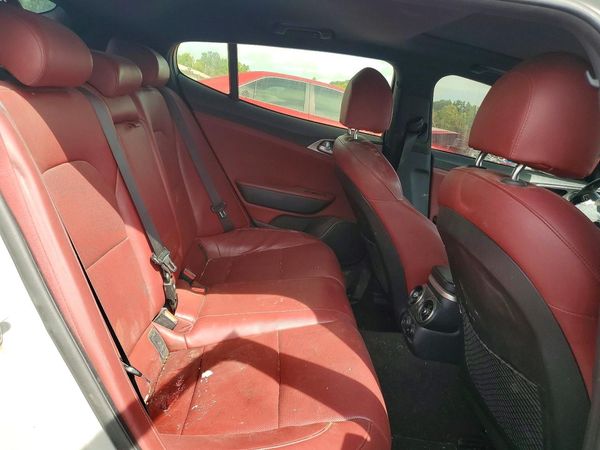2022 KIA STINGER