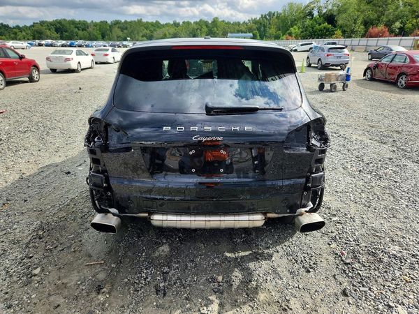 2018 PORSCHE CAYENNE Base / Platinum Edition