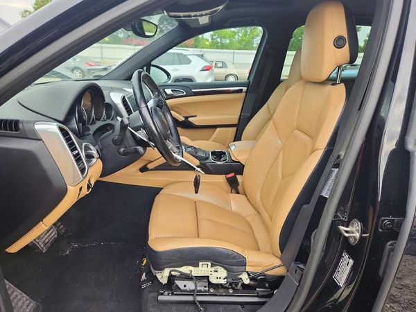 2018 PORSCHE CAYENNE Base / Platinum Edition