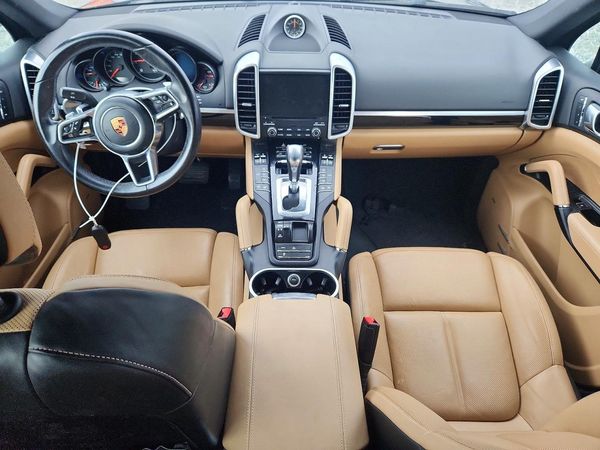 2018 PORSCHE CAYENNE Base / Platinum Edition