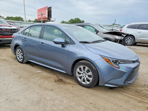 2024 TOYOTA COROLLA — Passenger 3/4