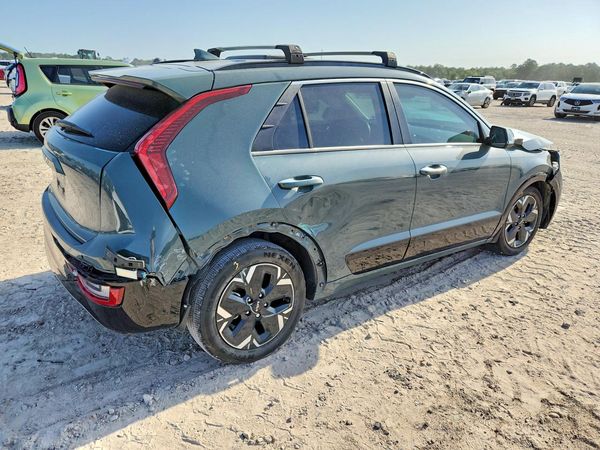 2023 KIA NIRO