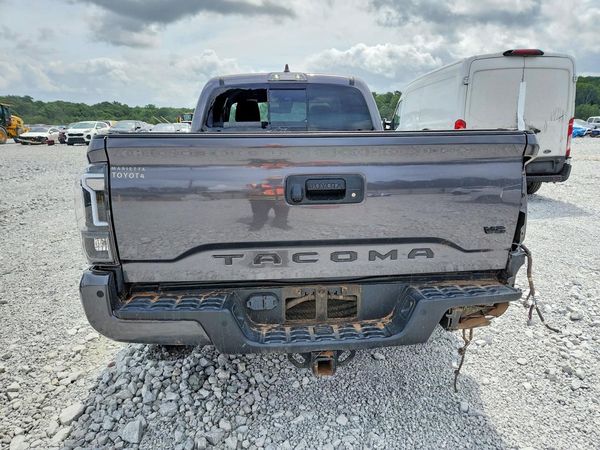 2022 TOYOTA TACOMA SR5
