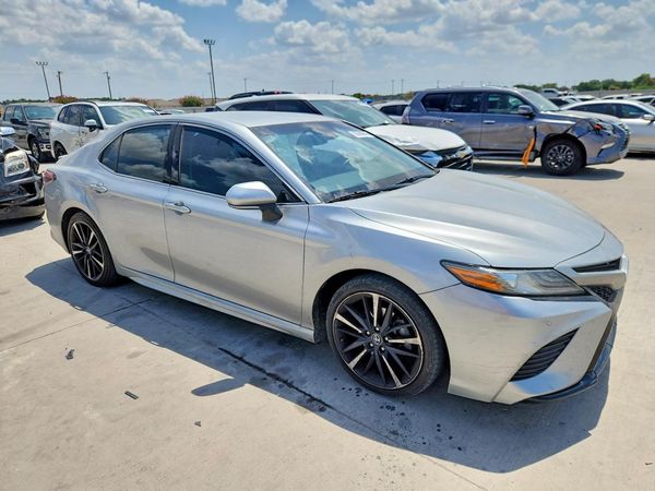 2018 TOYOTA CAMRY XSE — Passenger 3/4