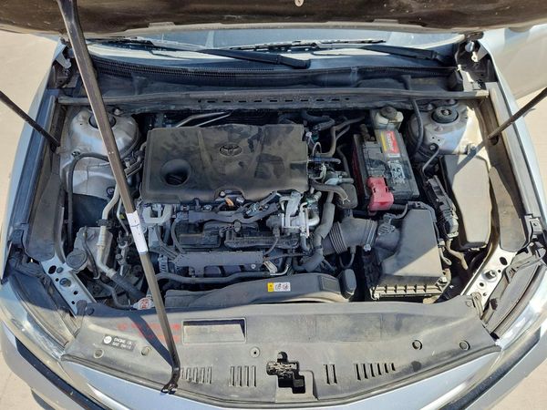 2018 TOYOTA CAMRY XSE — Engine bay