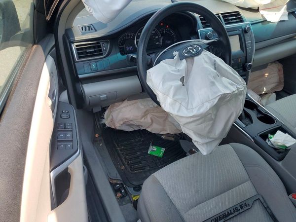 2015 TOYOTA CAMRY
