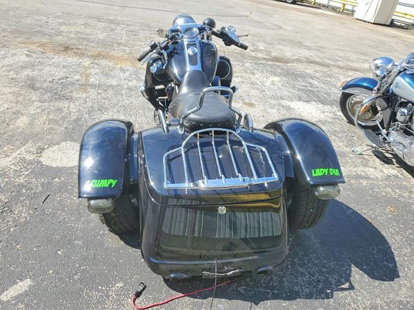 2017 HARLEY-DAVIDSON FL