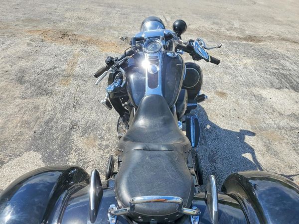 2017 HARLEY-DAVIDSON FL