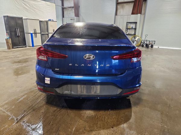 2019 HYUNDAI ELANTRA SE