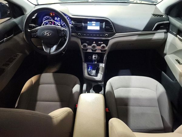 2019 HYUNDAI ELANTRA SE
