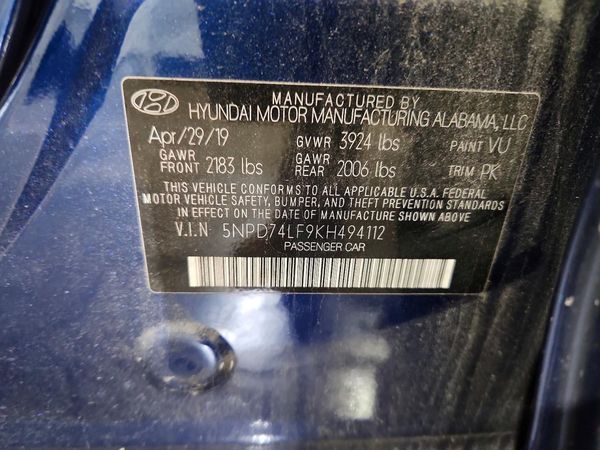 2019 HYUNDAI ELANTRA SE