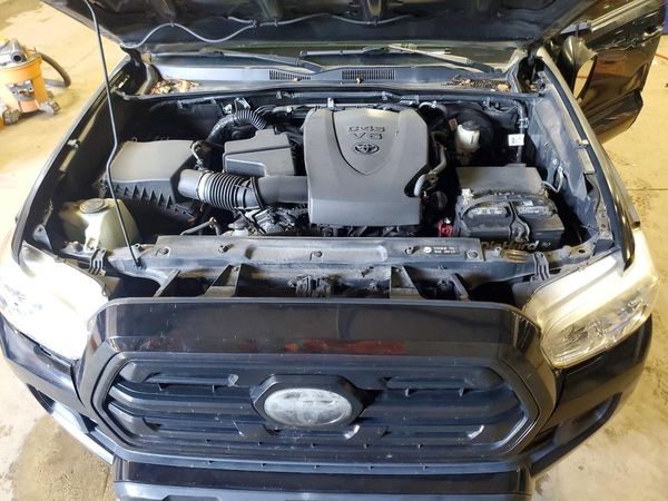 2018 TOYOTA TACOMA