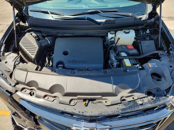 2023 CHEVROLET TRAVERSE RS — Engine bay