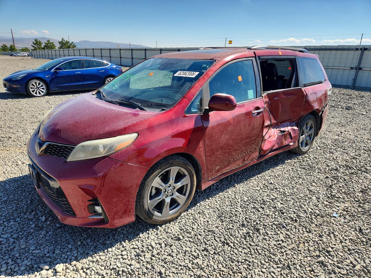 2019 TOYOTA SIENNA SE/SE Premium