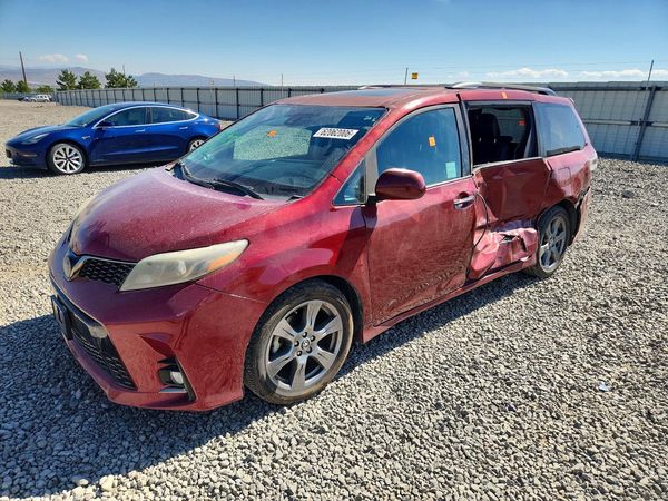 2019 TOYOTA SIENNA SE/SE Premium