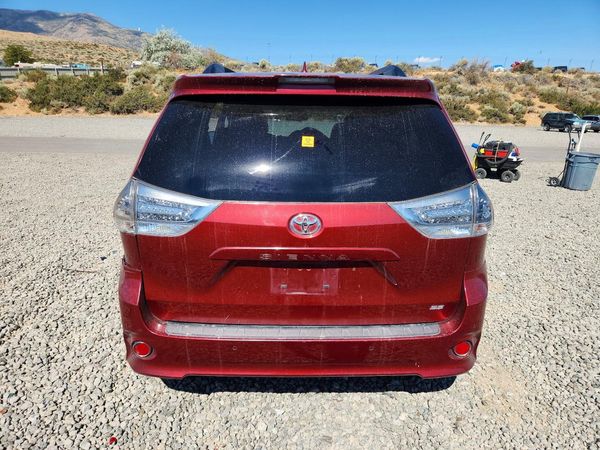 2019 TOYOTA SIENNA SE/SE Premium