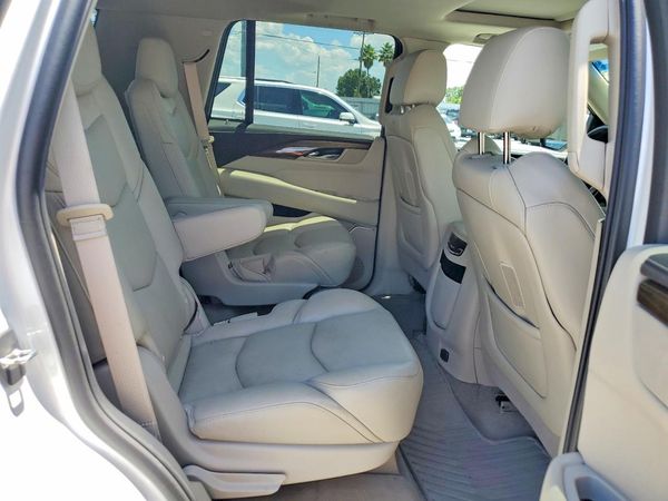 2018 CADILLAC ESCALADE Luxury