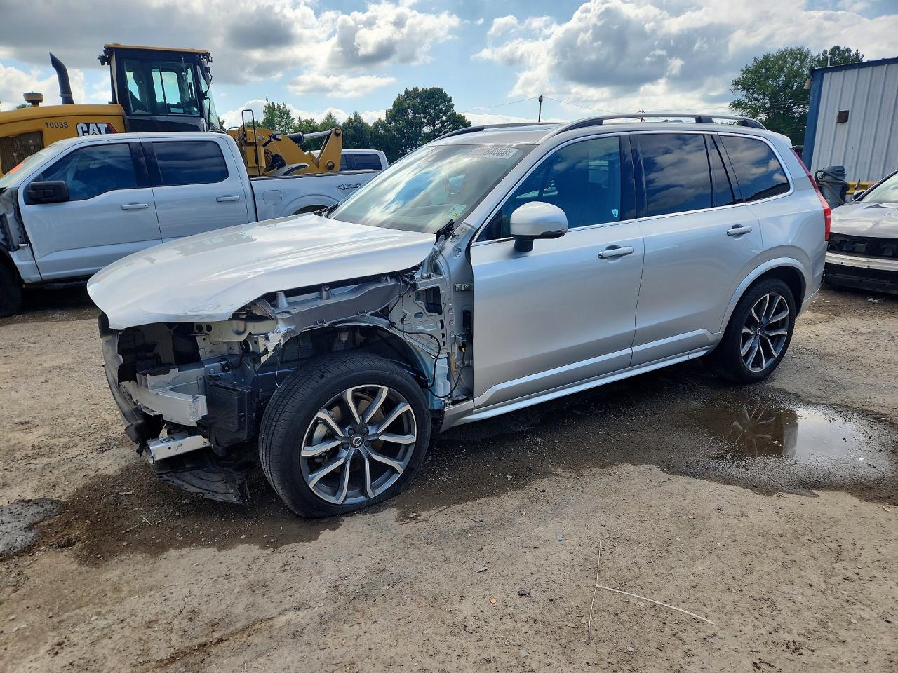 2019 VOLVO XC90 Momentum