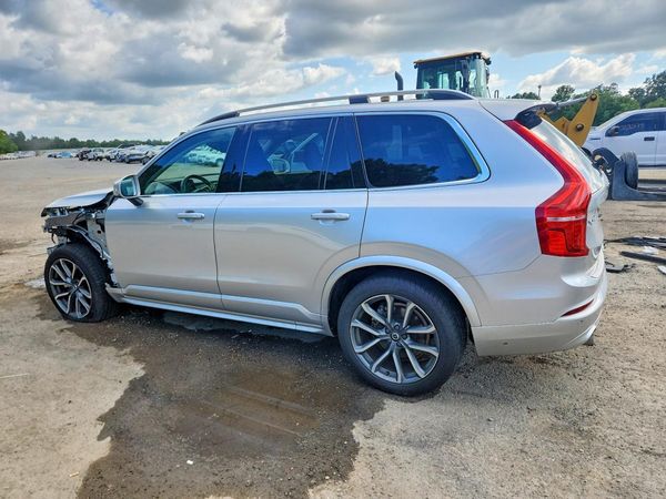 2019 VOLVO XC90 Momentum