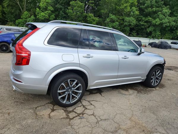 2019 VOLVO XC90 Momentum