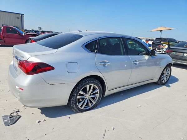 2015 INFINITI Q70