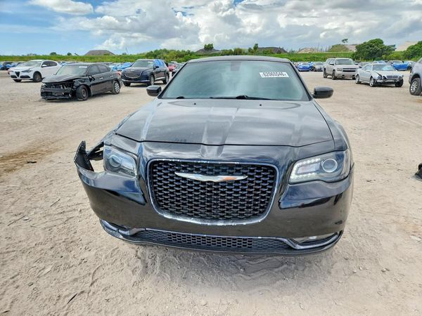 2018 CHRYSLER 300