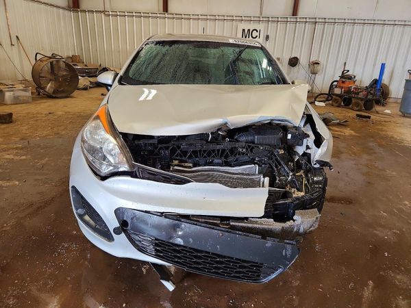 2015 KIA RIO GL - Middle-low