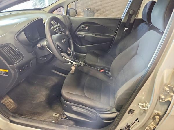 2015 KIA RIO GL - Middle-low
