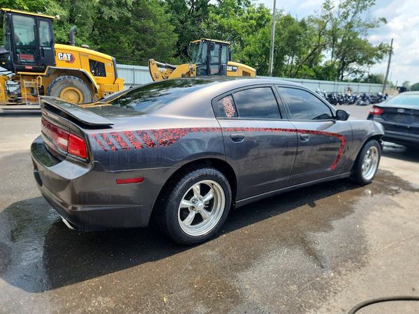 2013 DODGE CHARGER SE