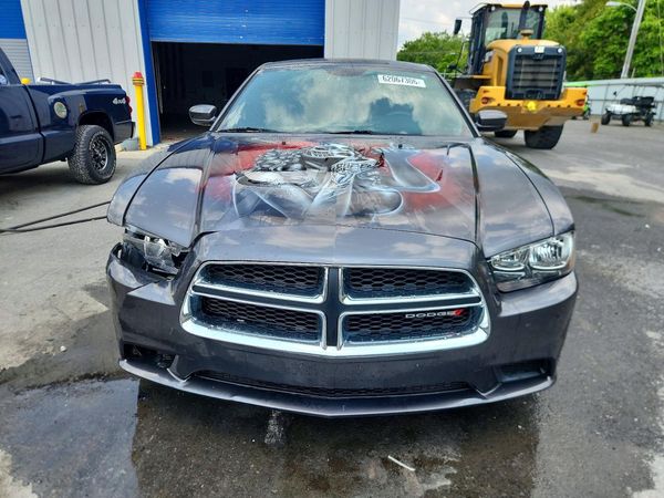 2013 DODGE CHARGER SE